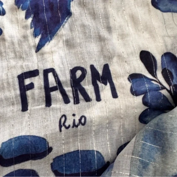 FARM RIO
Fringed Printed Metallic Voile Pareo sarong - Picture 6 of 9